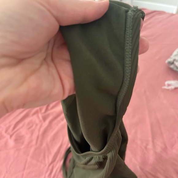 Hurley One Piece Swimsuit Amazon Jungle Green Size M UPF 50+ - Picture 5 of 7